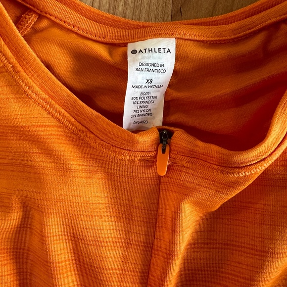 Athleta PACIFICA ILLUME rashguard sun shirt XS - Picture 3 of 3